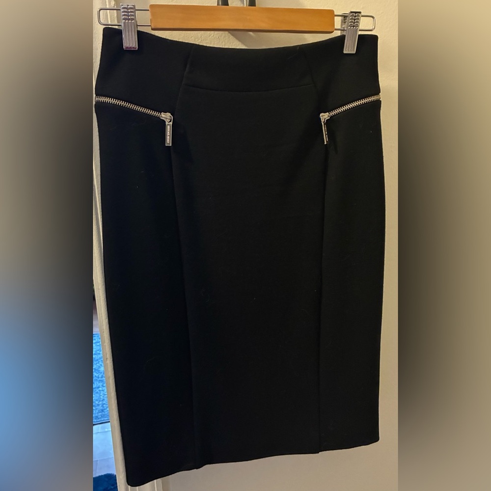 Michael Kors Pencil short with metal zip details.